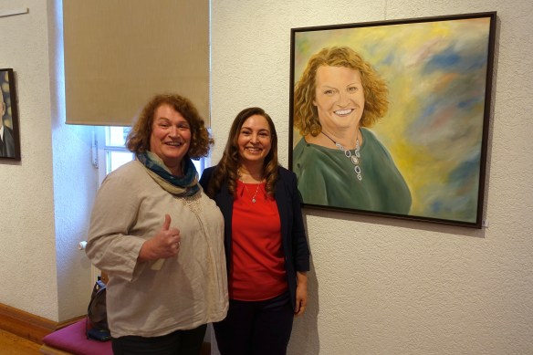 AE06CEA6-2756-4792-A0F8-A84B6DC602C0